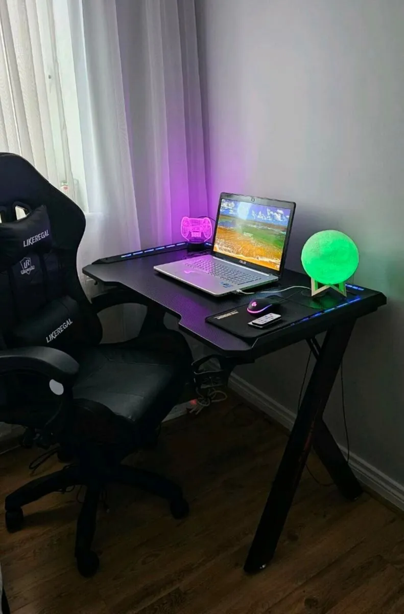 Gaming desk - Image 1