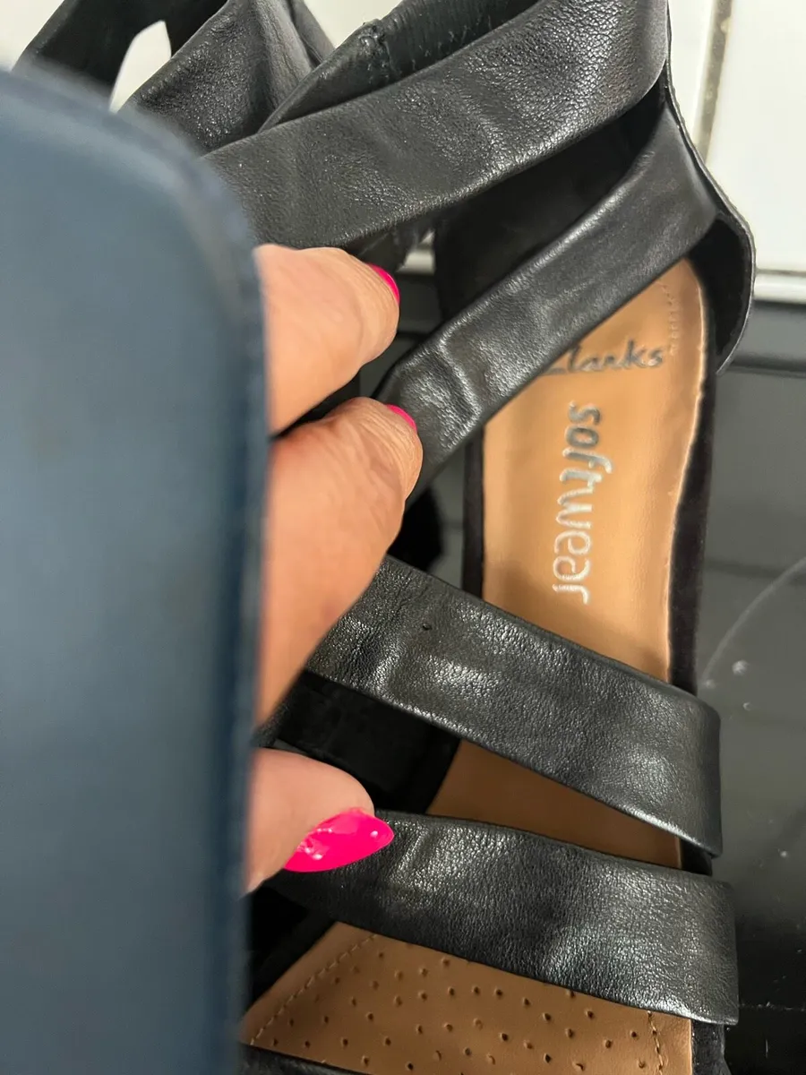 Ladies Clark’s shoes size 6.5 €20 - Image 2