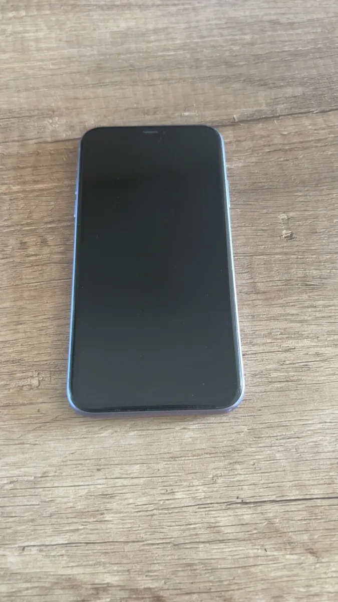 iPhone 11 - Image 2