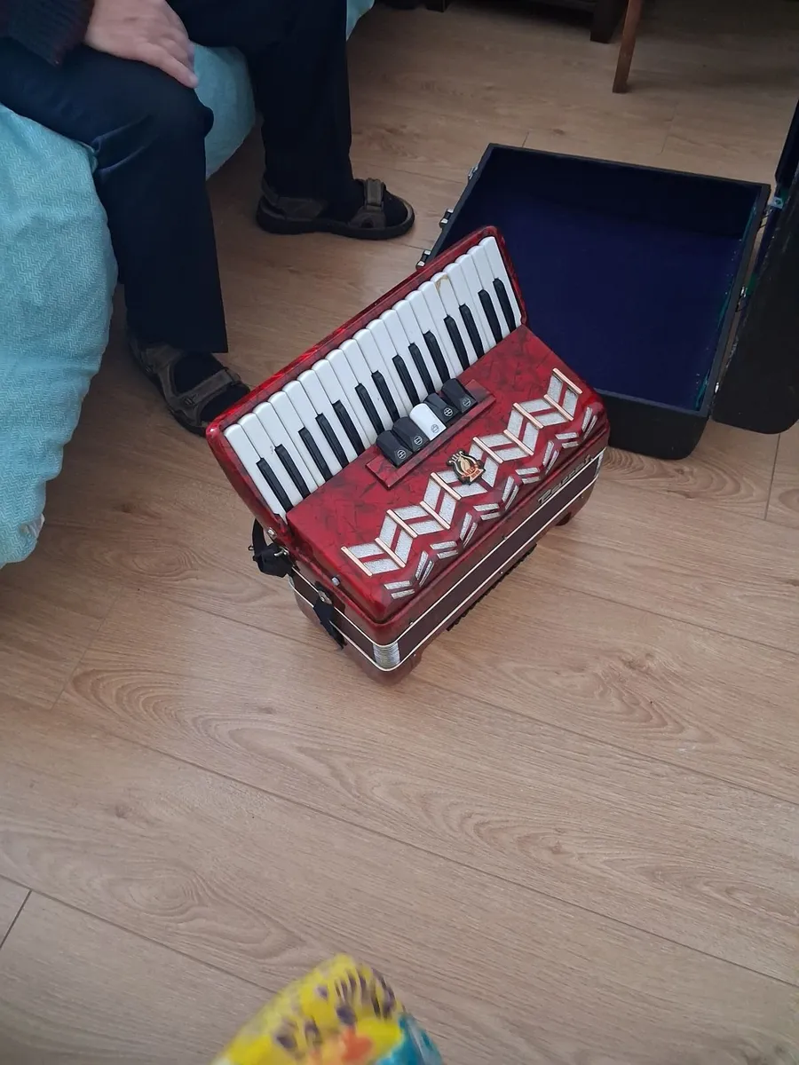 Accordian Music - Image 3