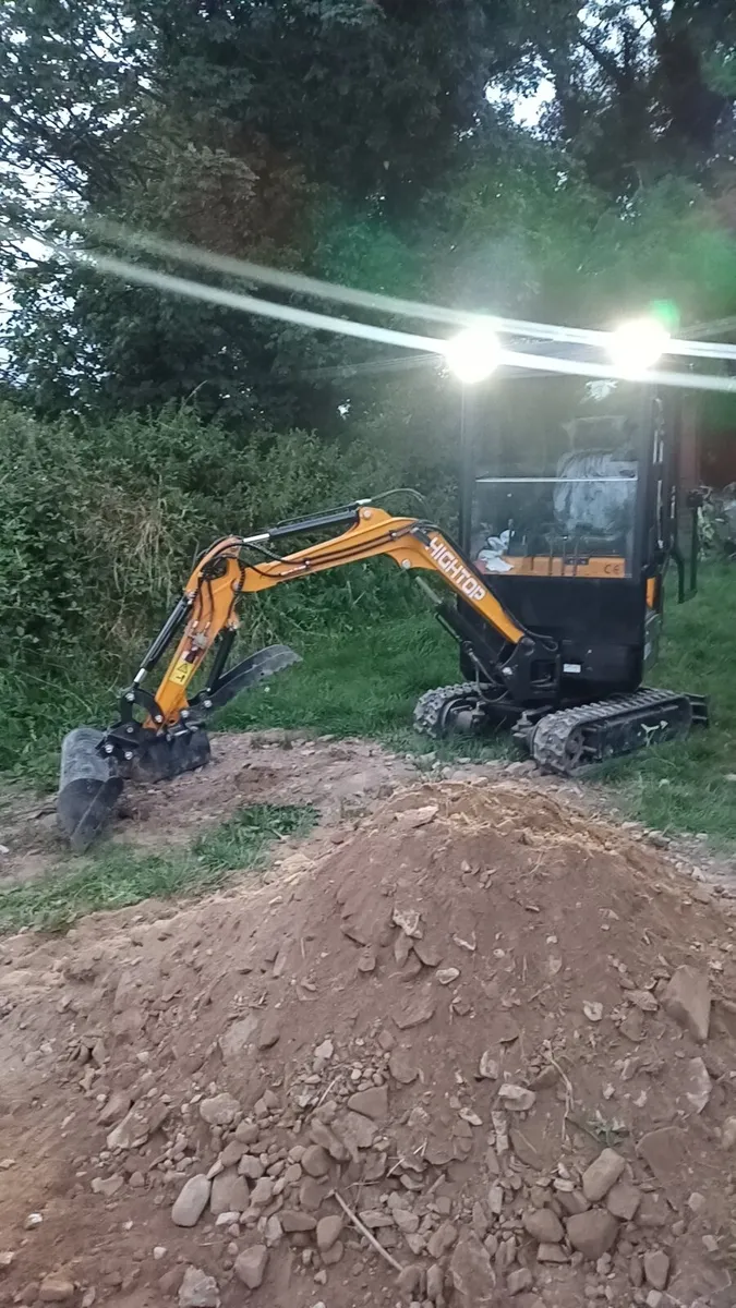 Hightop Ht15 pro 1.5 ton mini digger - Image 2