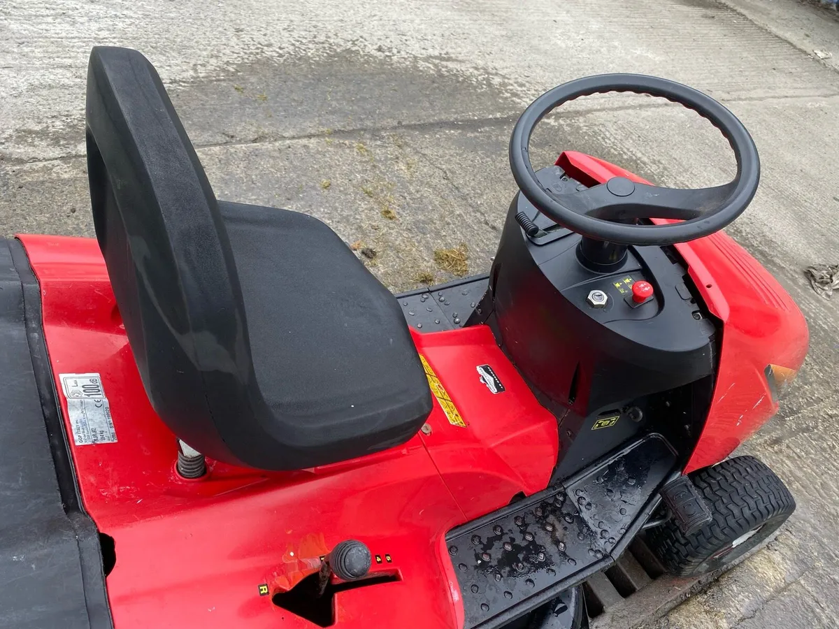 Castle garden twin cut classic ride on lawnmower - Image 1