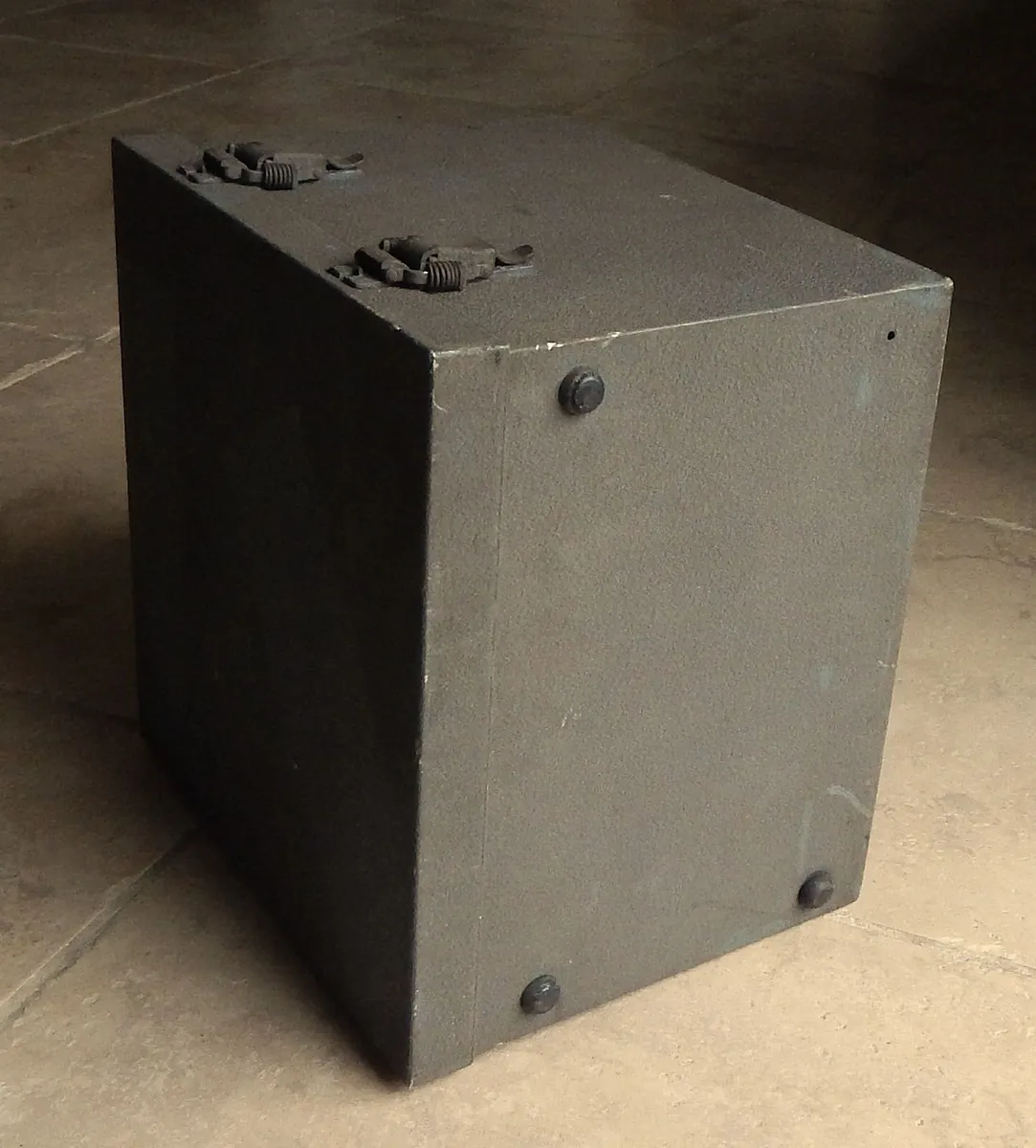 Vintage Heavy Duty Metal Storage Box - Image 3