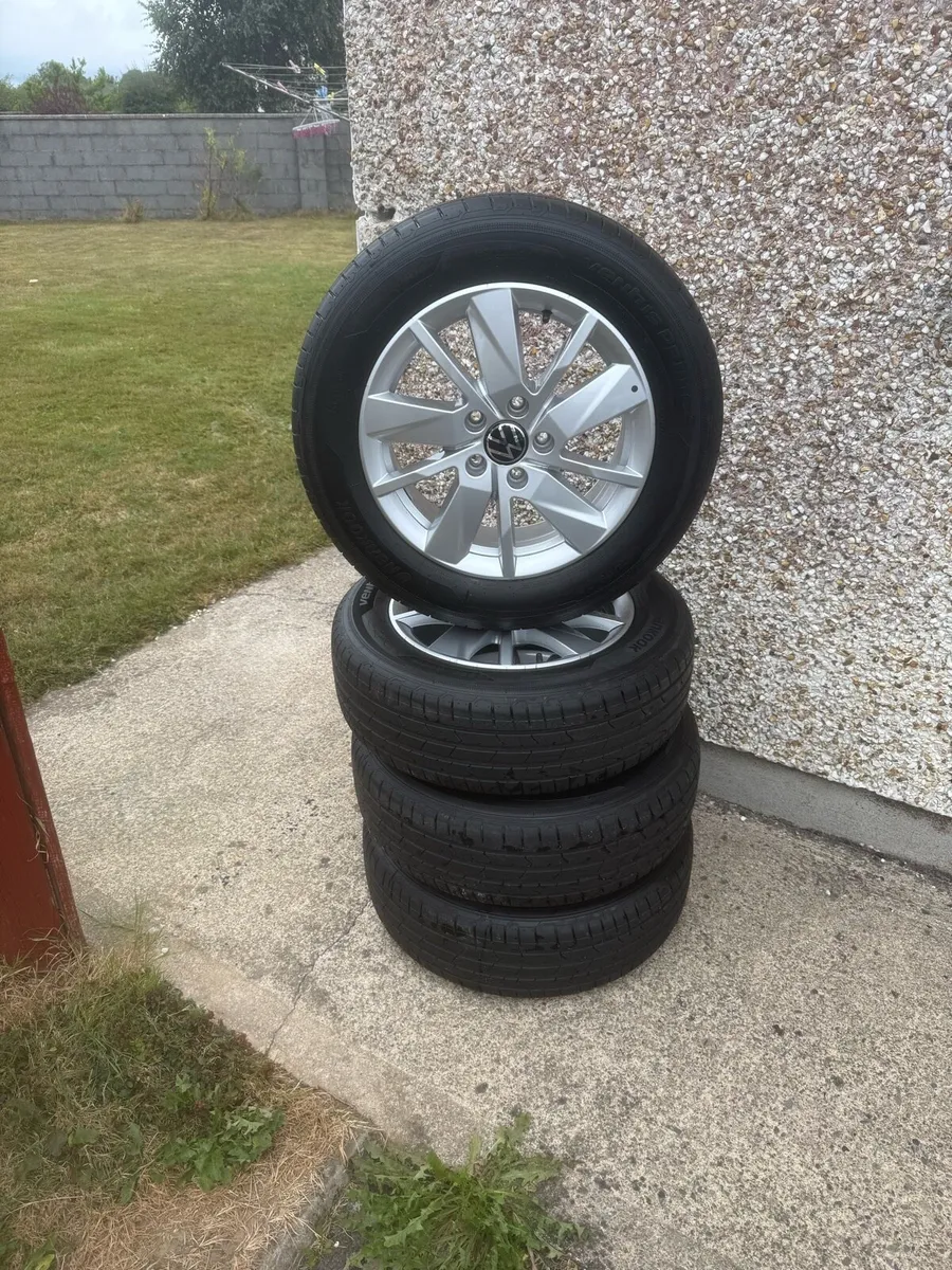BRAND NEW GENUINE 16” VW ALLOYS & TYRES - Image 1