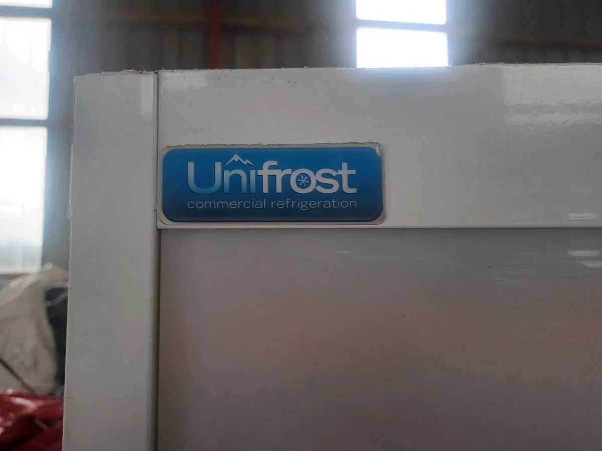 Display fridge - Image 4
