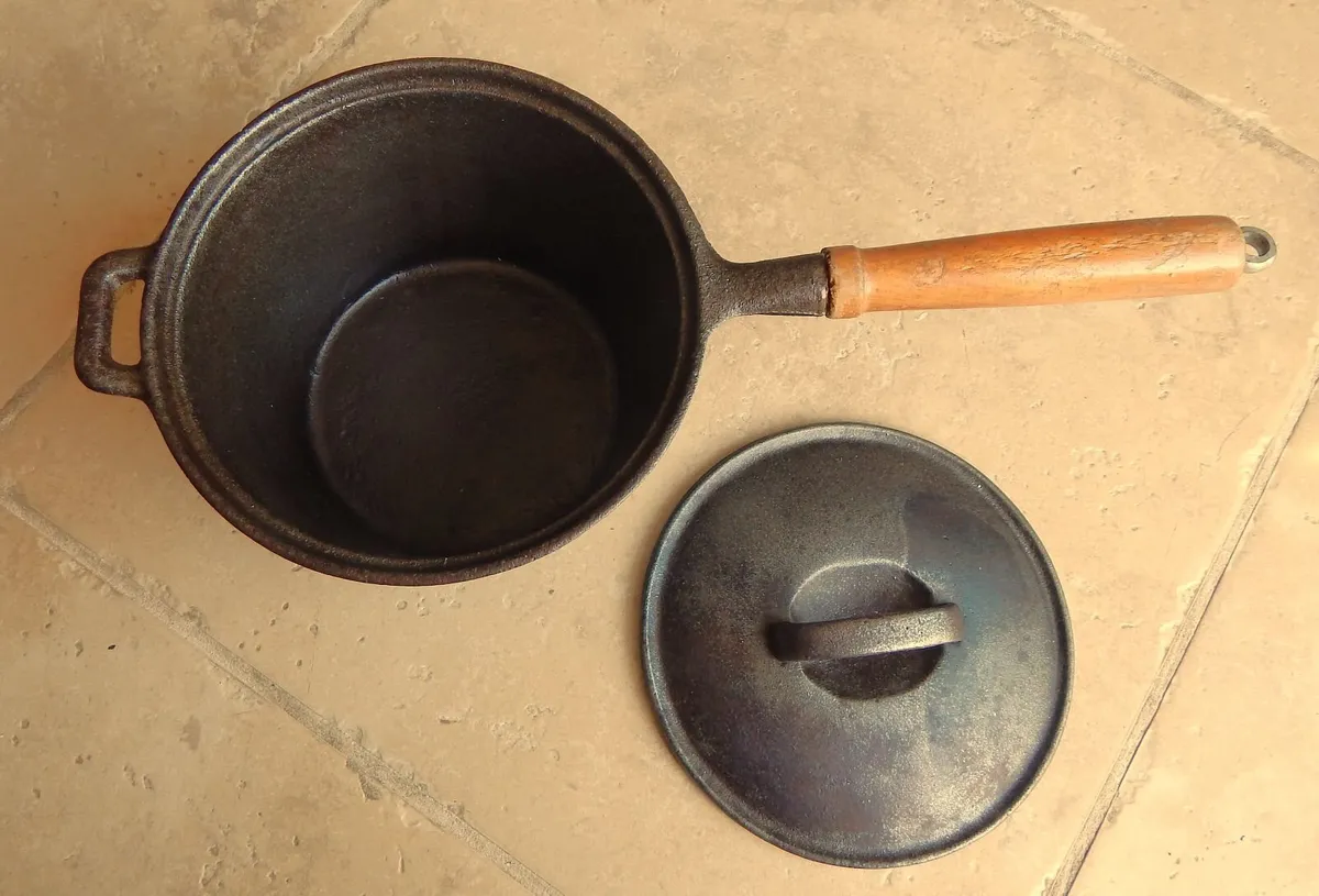 Vintage Heavy Duty Cast Iron Saucepan - Image 4