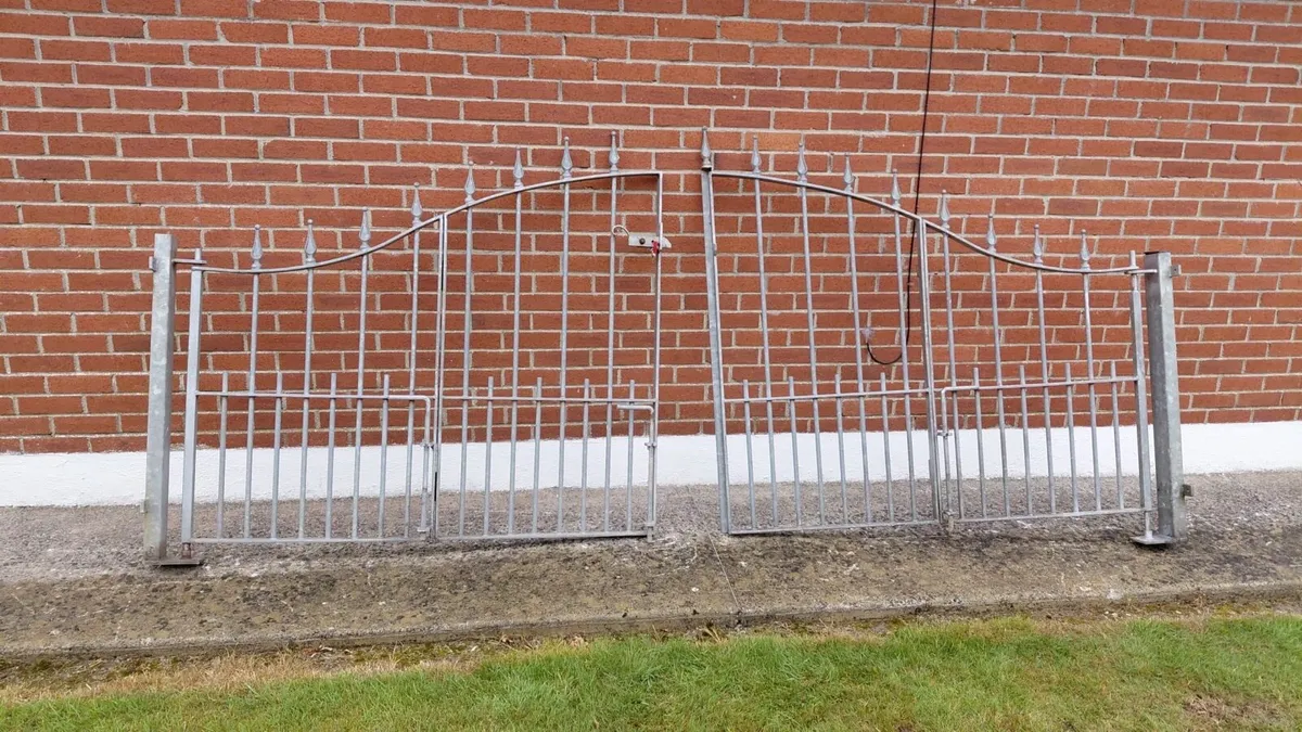 10ft Galvanised Gate - Image 1