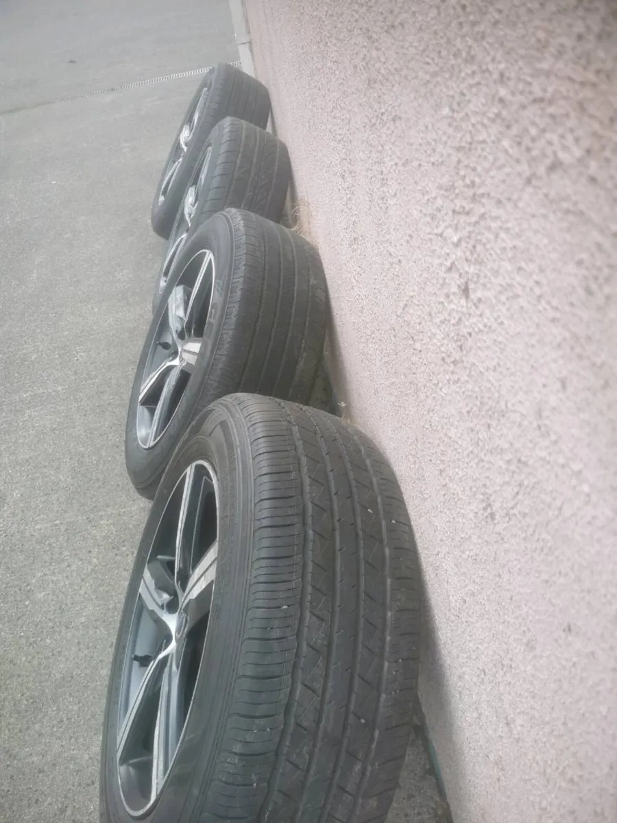 Volvo cx90 ford 18 inch alloys - Image 2