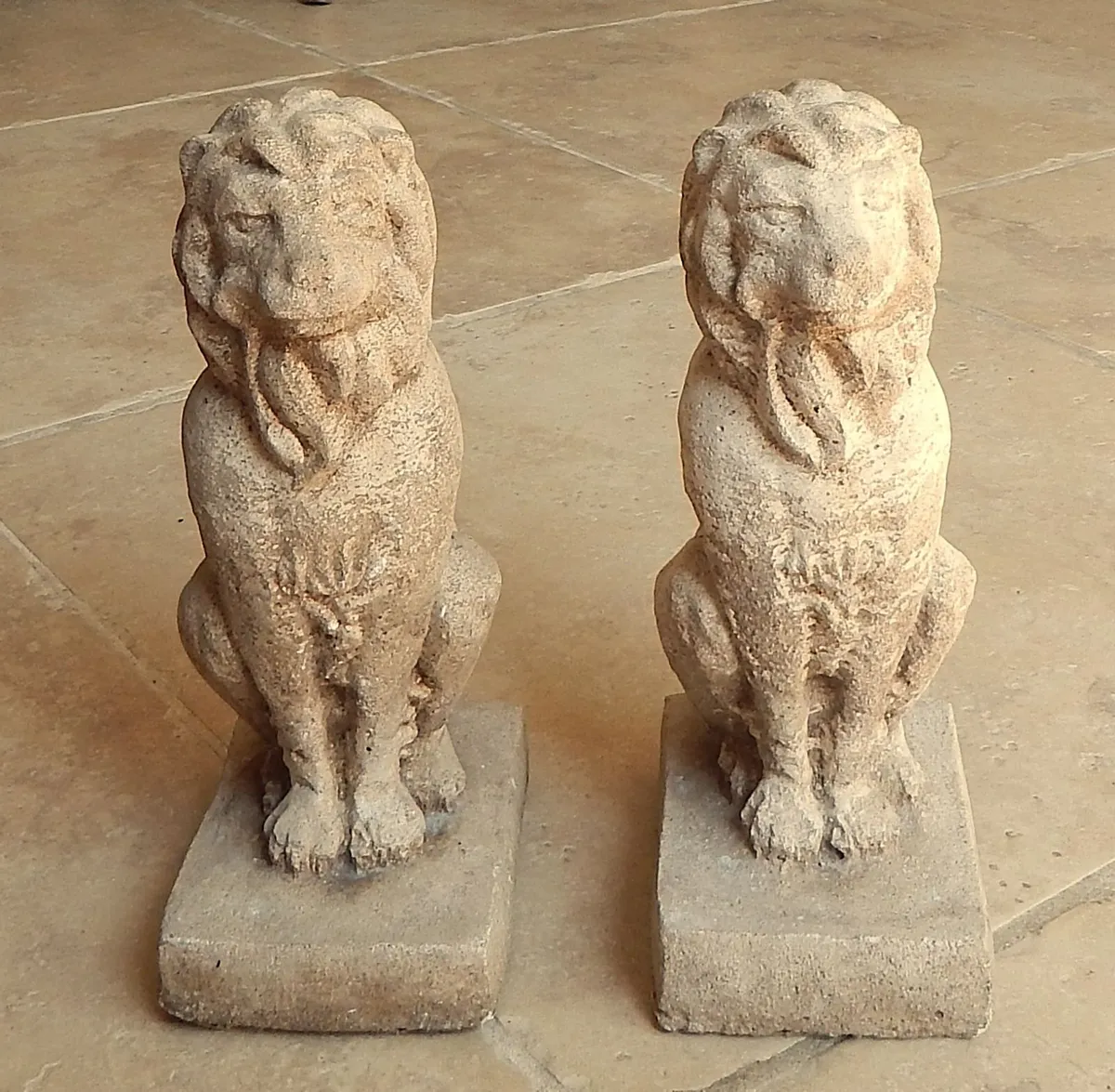 2 Small Reconstituted Concrete Type Lion Figurines - Image 1