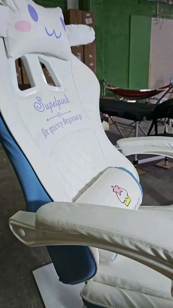 Chair for boys or girls brand new - Image 3
