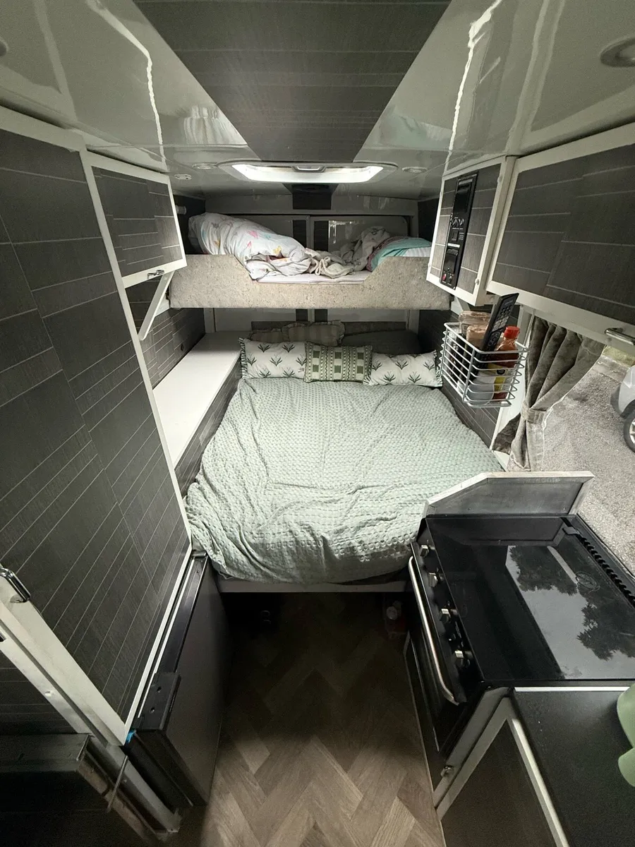 Camper - Image 4