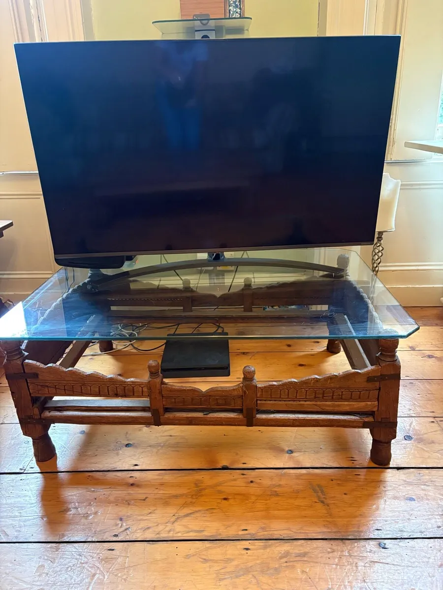 Large glass coffee table - Image 1