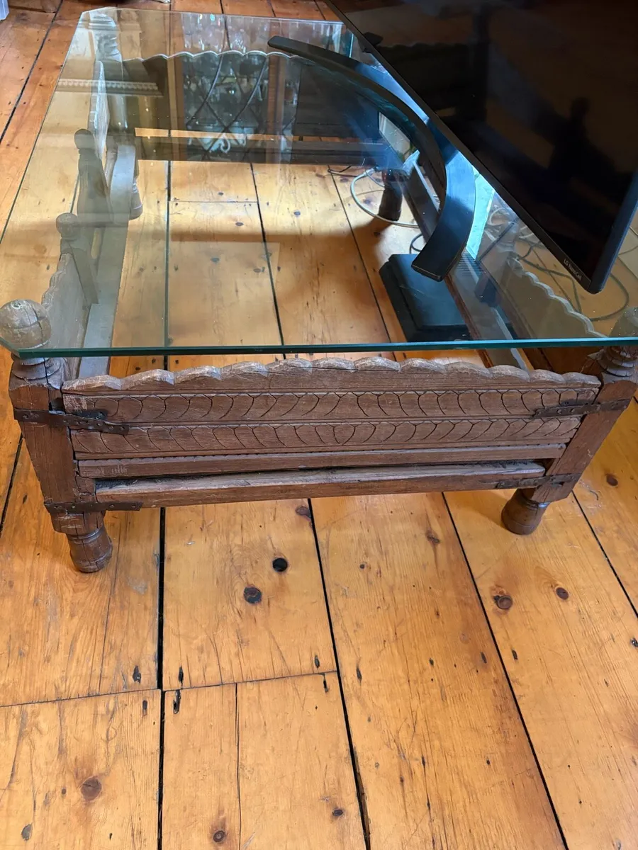 Large glass coffee table - Image 2