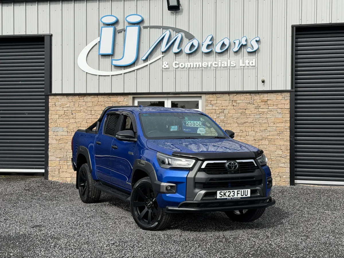 23 TOYOTA HILUX 2.8 D-4D INVINCIBLE X - Image 1