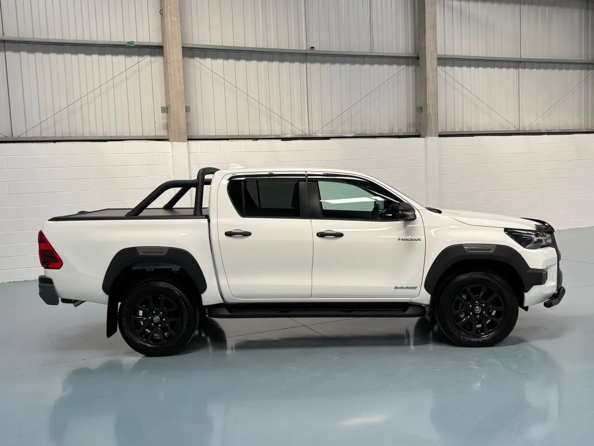 Toyota Hilux BRAND NEW InvincibleX 2.8 Auto - Image 4