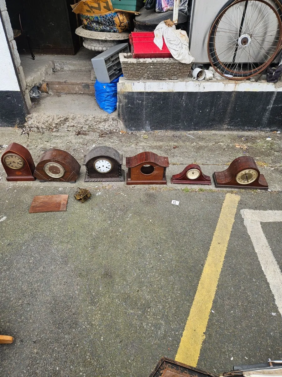 Vintage Mantle Clocks - Image 1