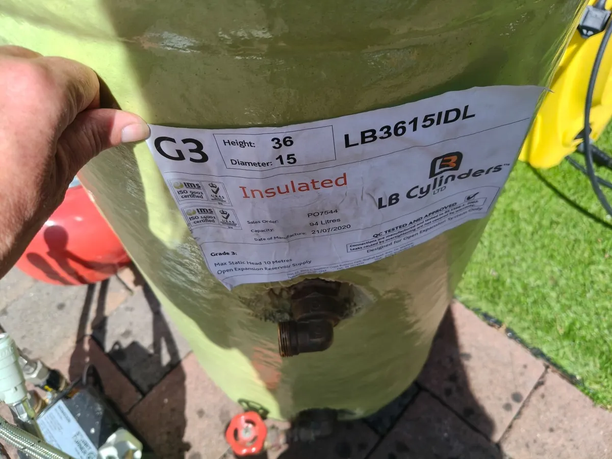 2 x Pumps - Water Cylinder - Expansion Vessel - Image 2