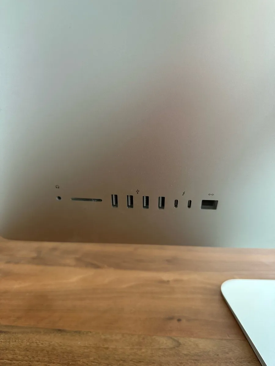 27 inch Apple iMac Retina 5K, 2017 - Image 4