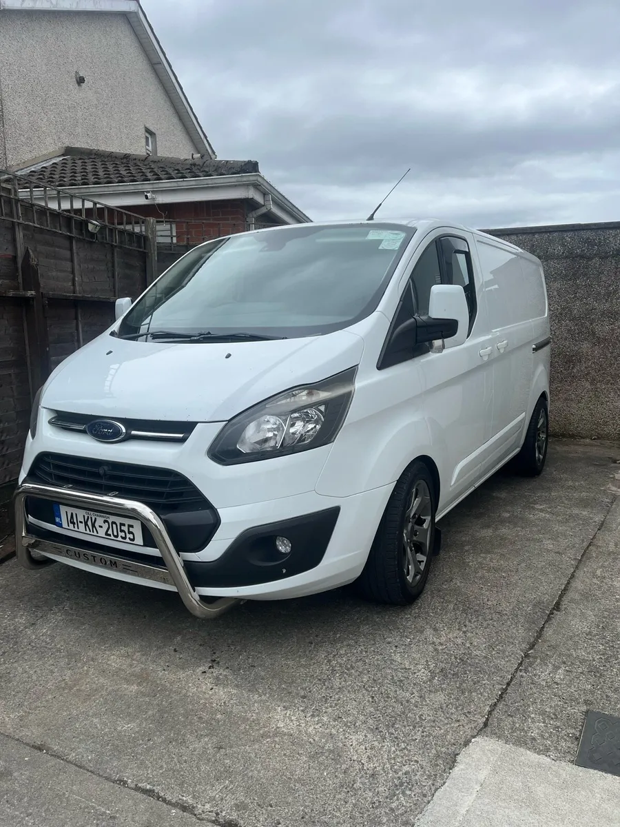 Ford transit custom race van - Image 1