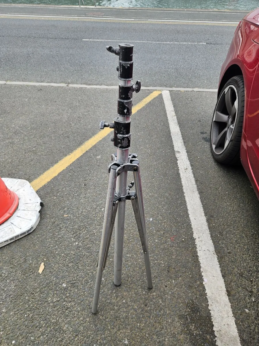 Camera Tripod - Image 2