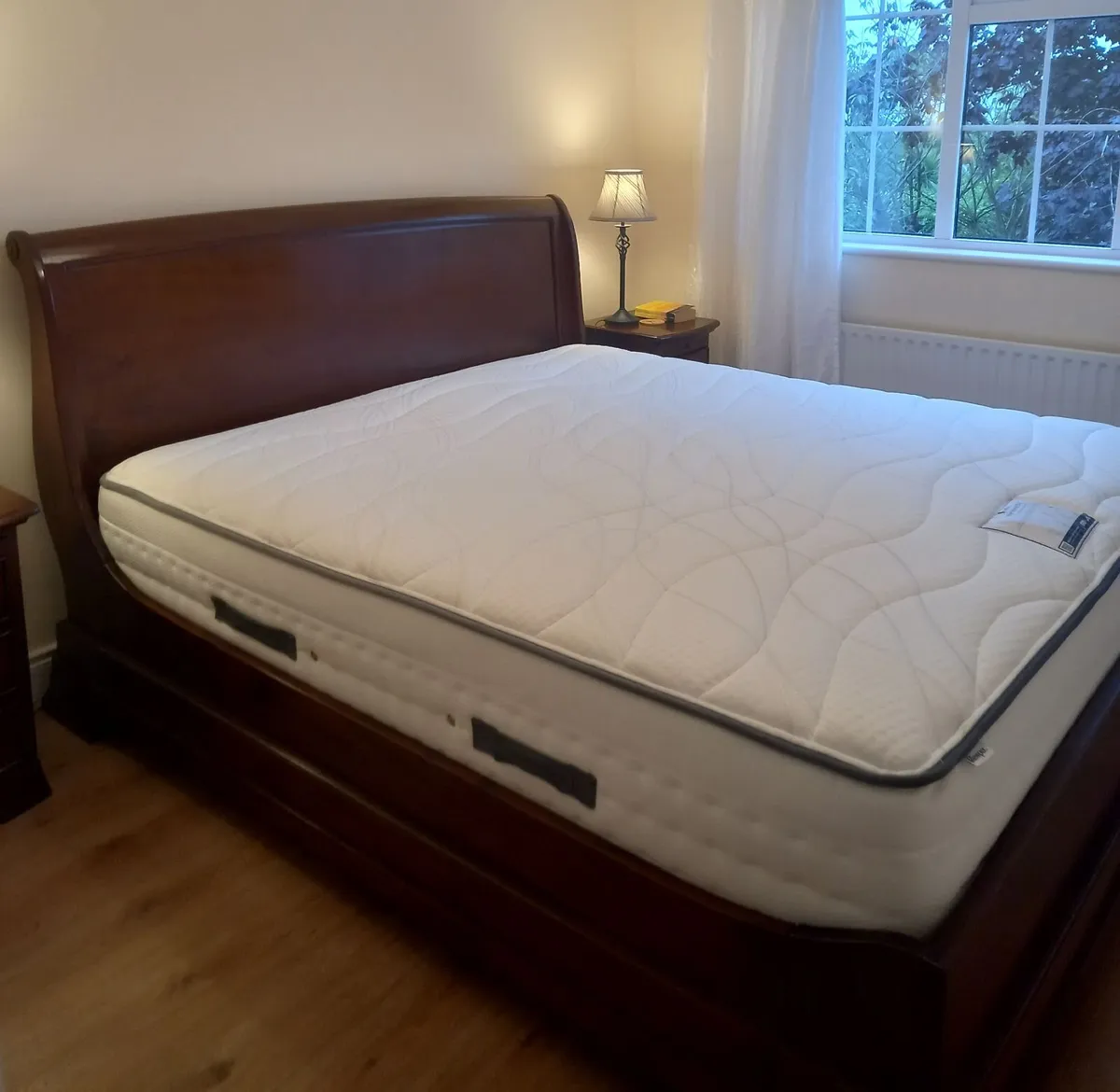 Mahogany sleigh bed - Image 1