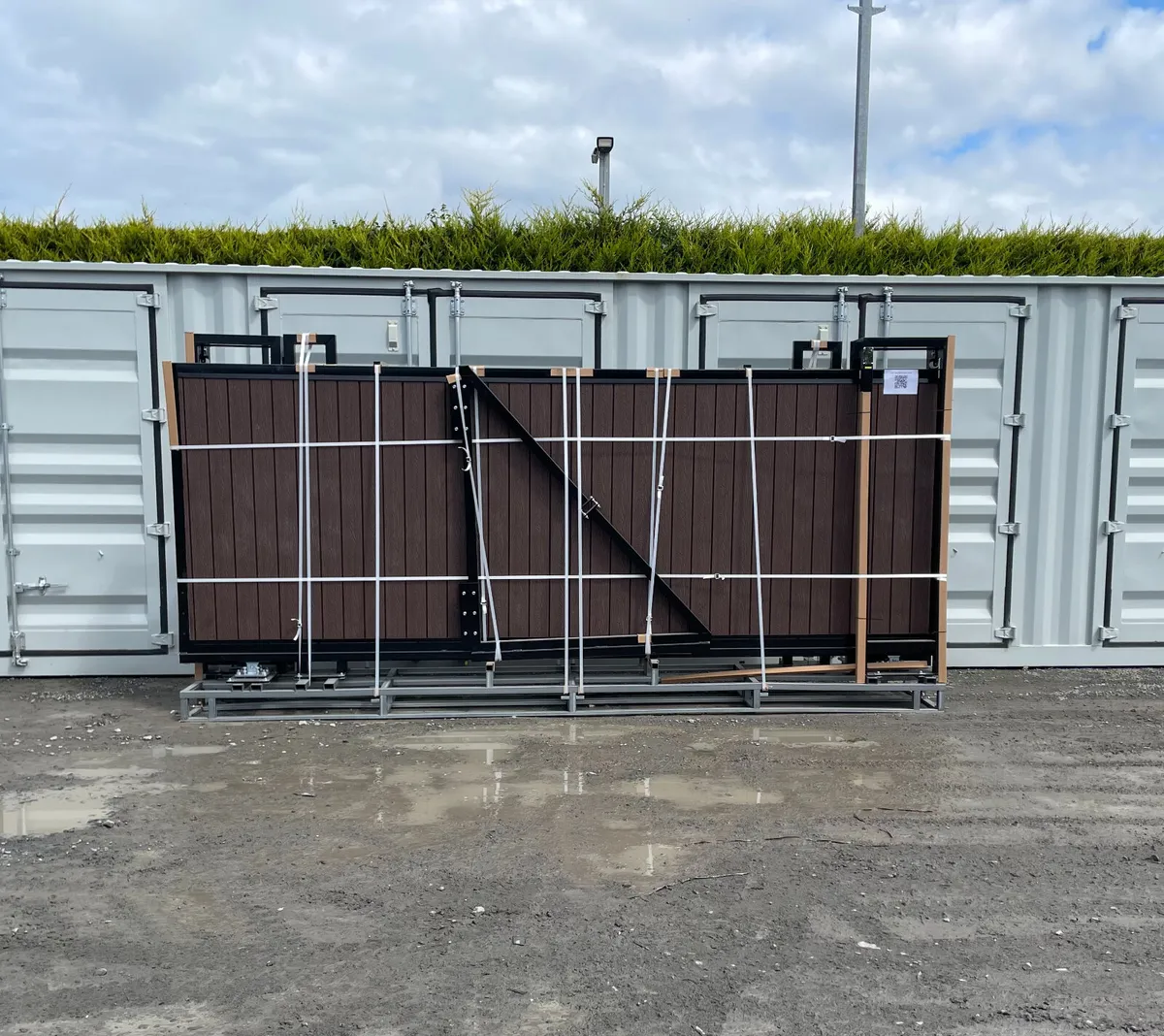 New 16ft Electric Entrance Gate **Online Auction** - Image 1