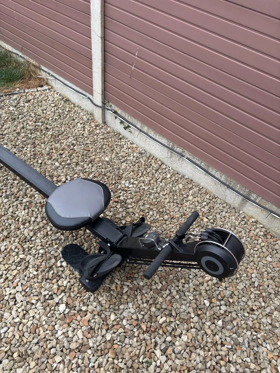 Rowing machine - Image 2