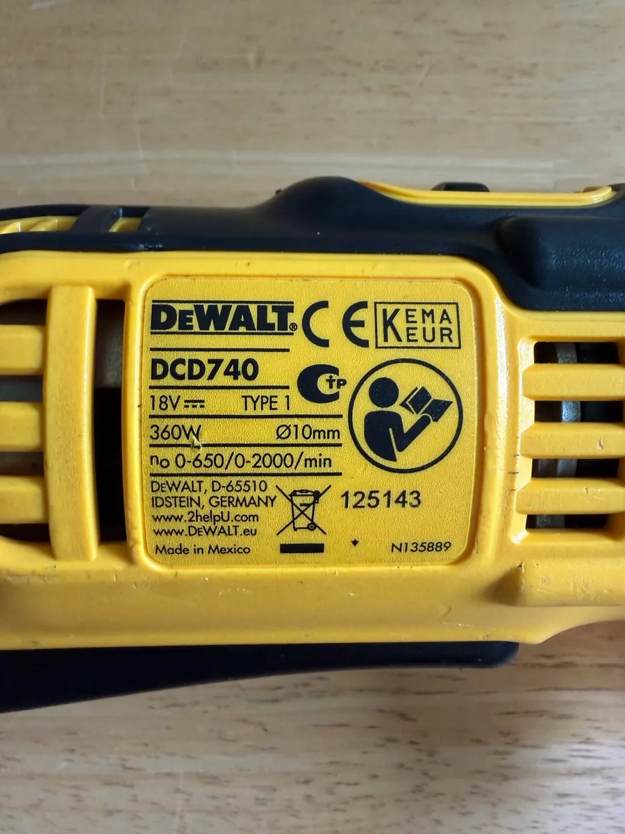 18v xr right angle drill with bit holder, belt h - Image 2