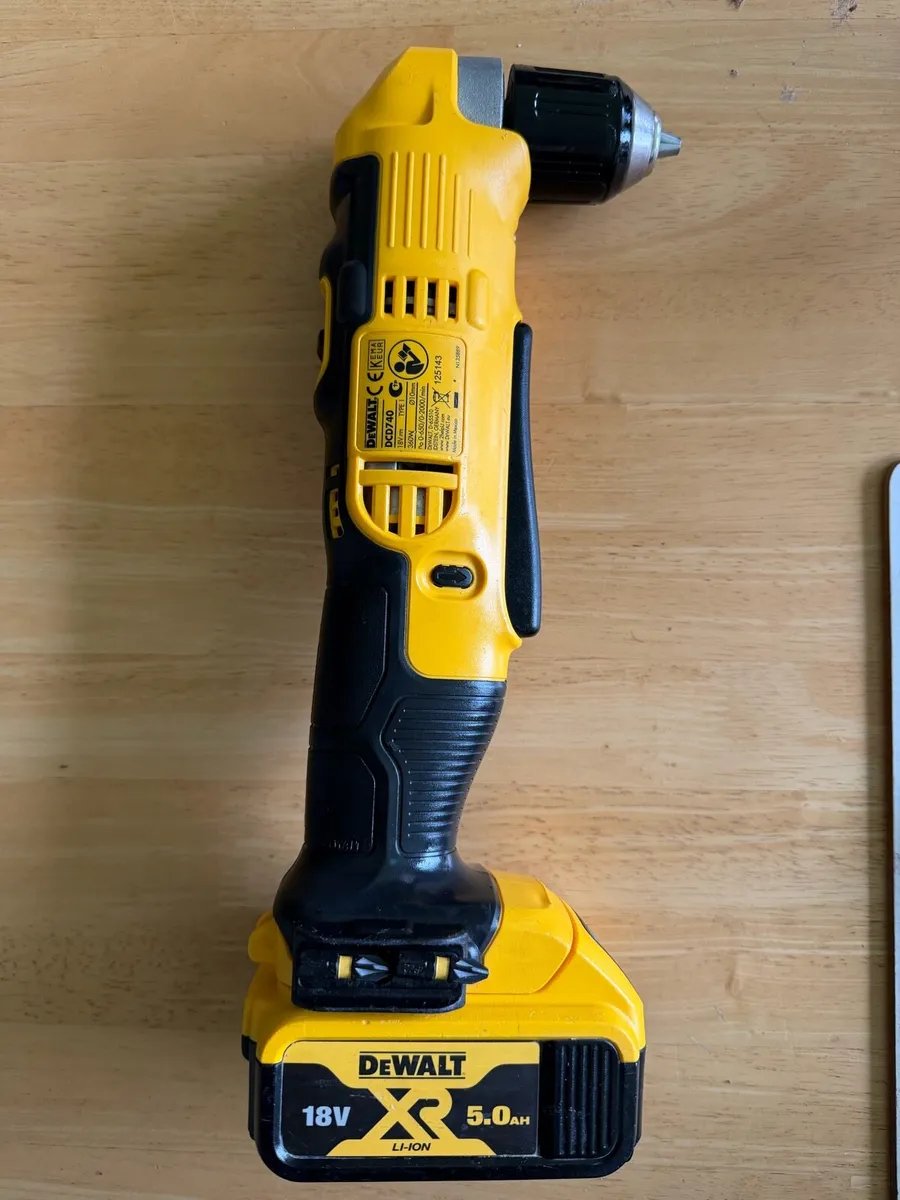 18v xr right angle drill with bit holder, belt h - Image 1