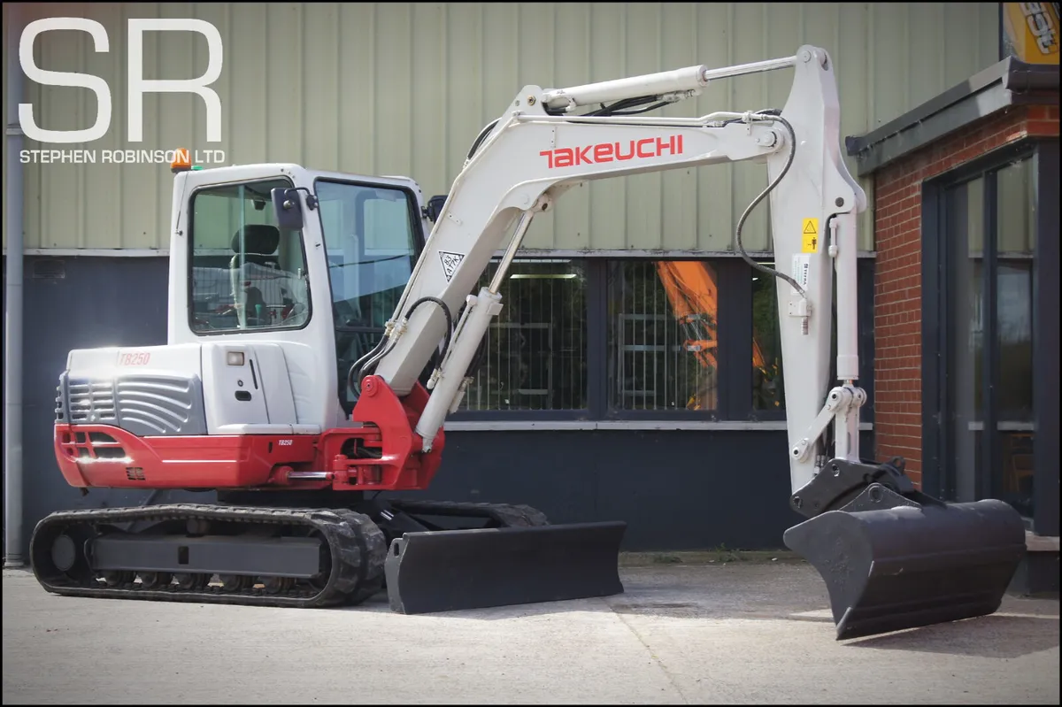 2018 Takeuchi TB250 - Image 1