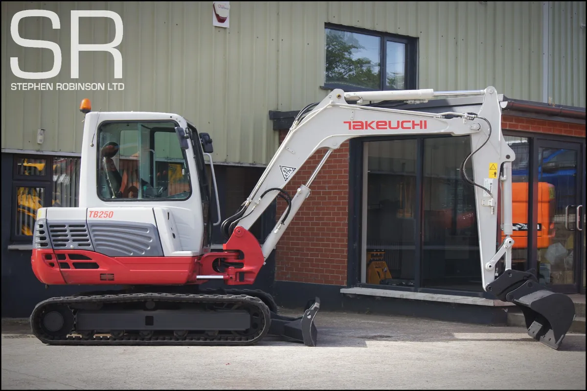 2018 Takeuchi TB250 - Image 2