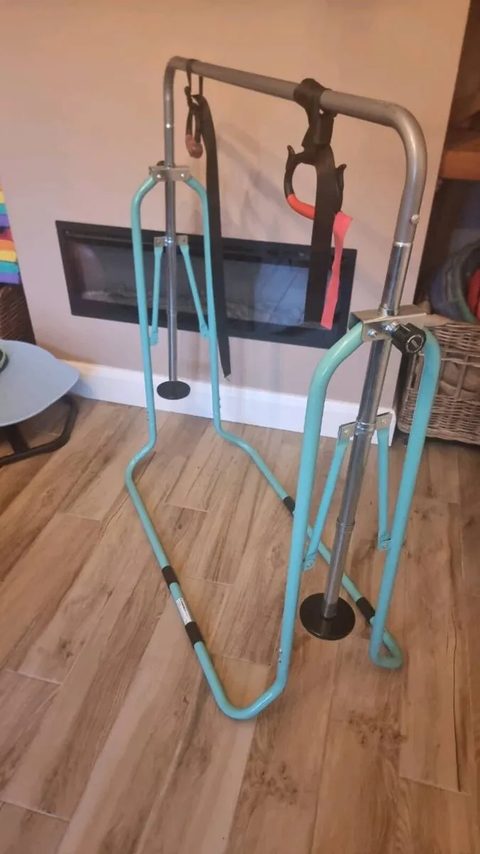 Adjustable and foldable kids gymnastics bar - Image 2