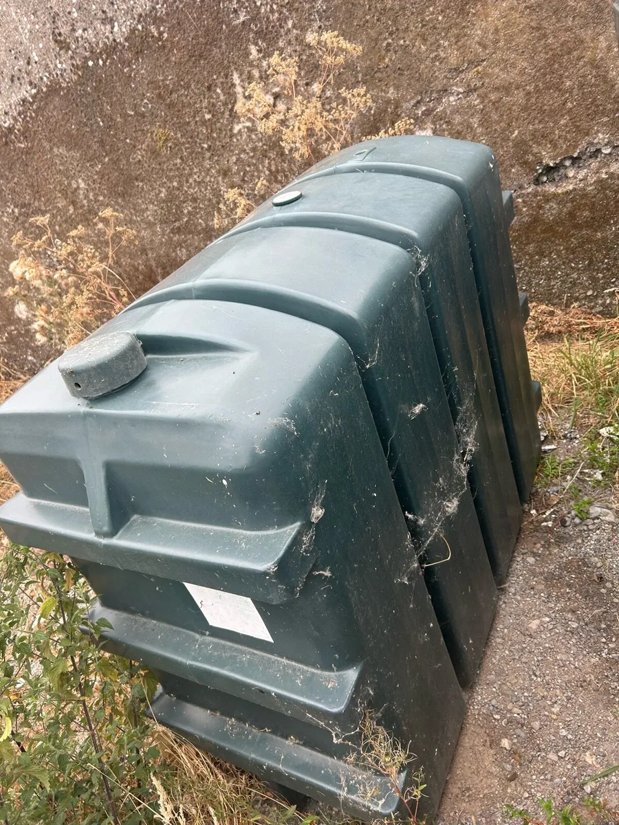 Oil tank 950 litres - Image 1