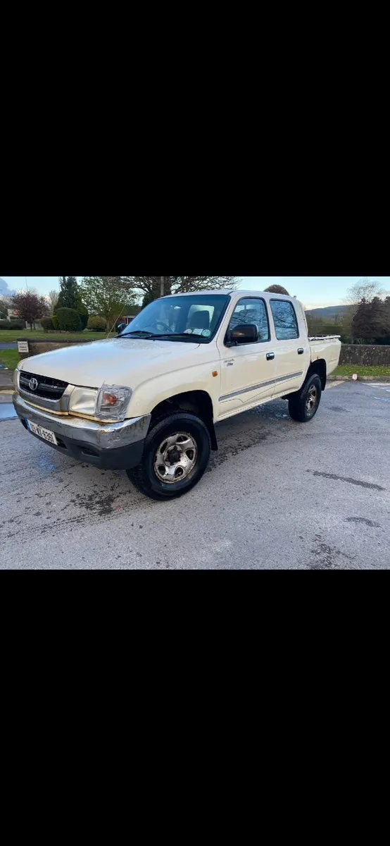 Toyota Hilux 2003 - Image 1