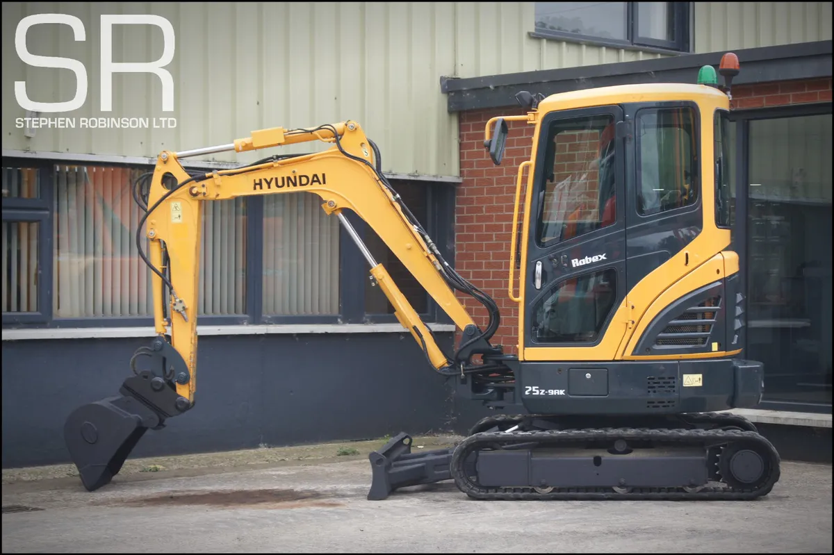 2018 Hyundai 25Z - 9 AK - Image 4