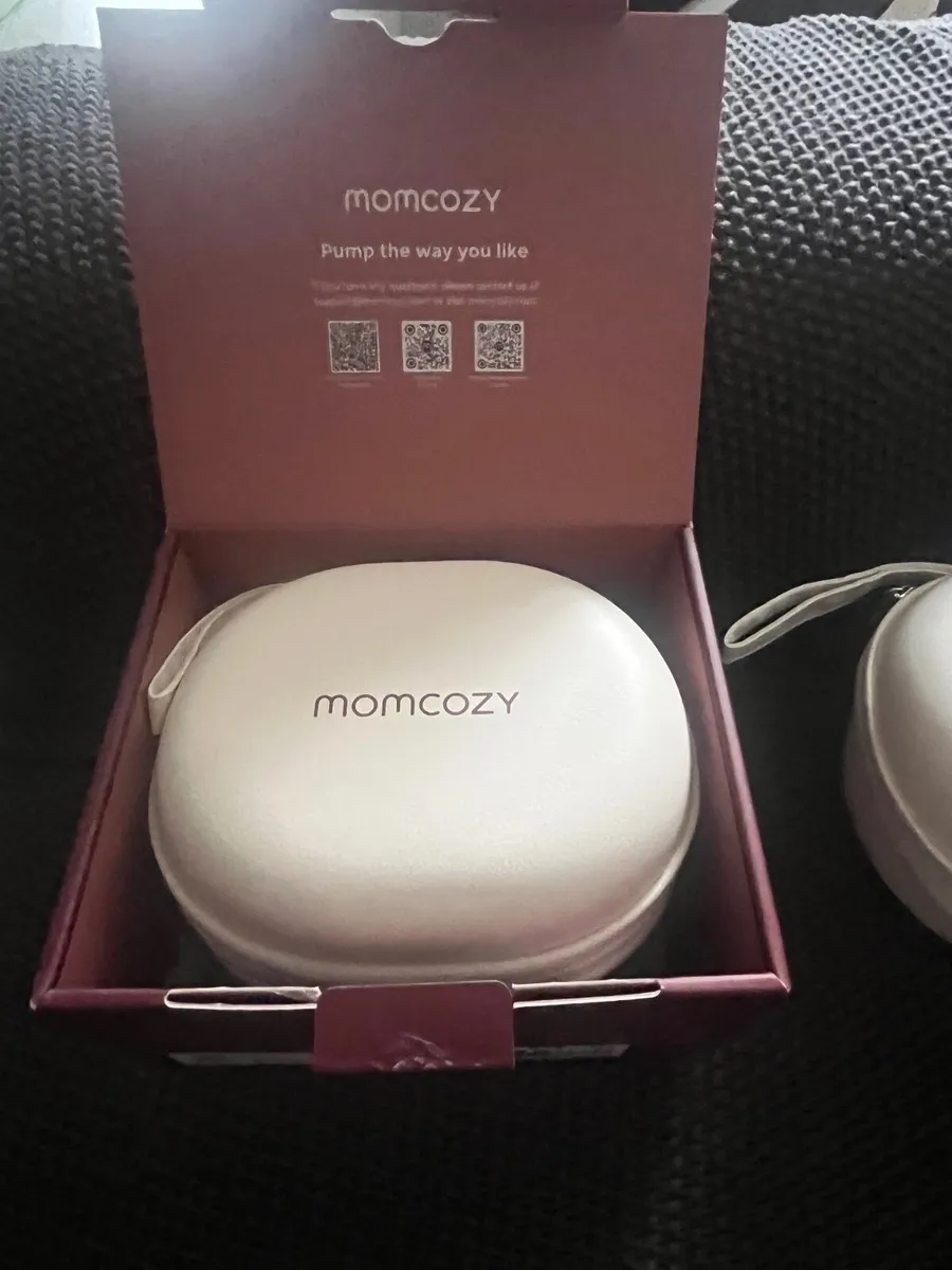 Momcozy breast pump ( two singles available) - Image 1