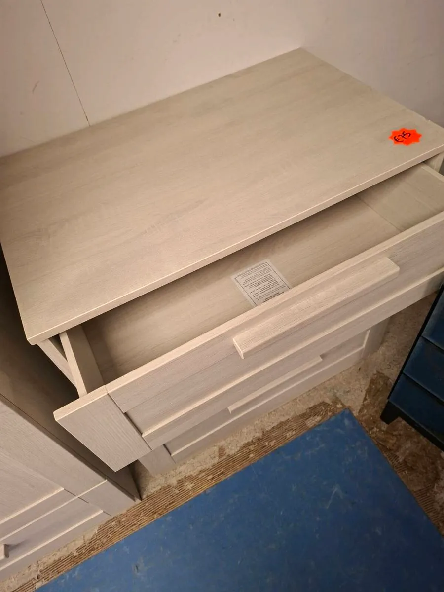 GREY CHEST OF DRAWERS 3 DRAWER - Image 2
