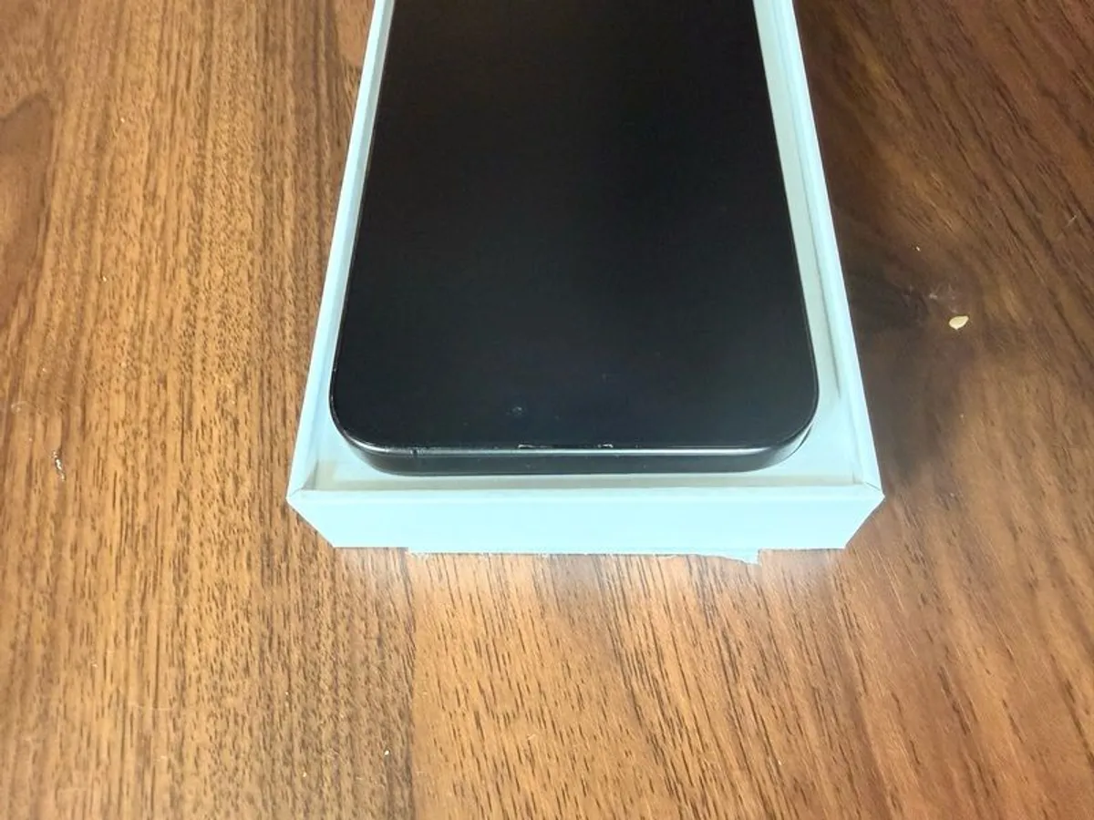 iPhone 15 Pro Max 256GB - Image 4