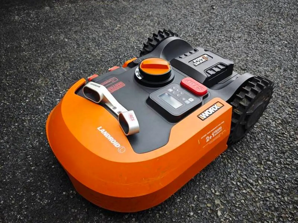 Worx Landroid L2000 WR155E Robot Lawnmower - ACS, - Image 1