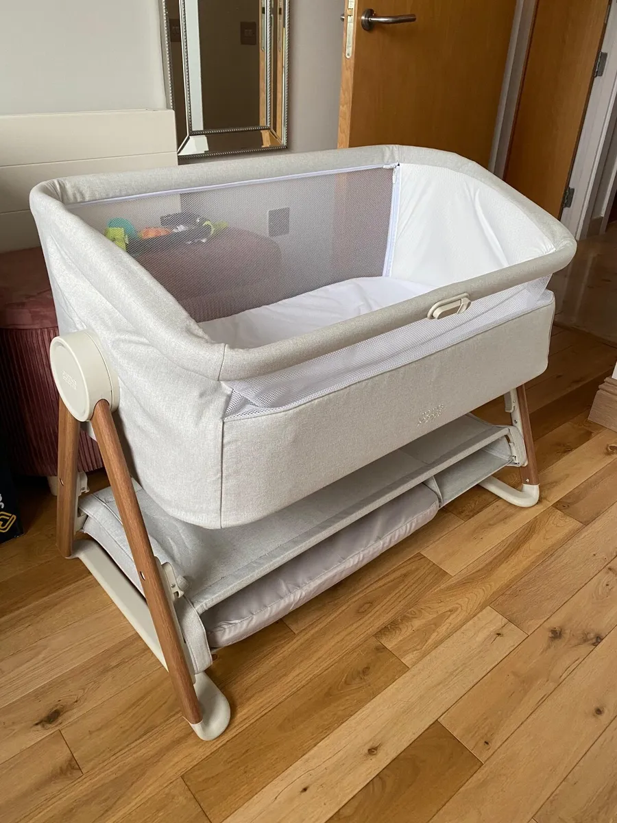 Mamas and Papas bedside crib - Image 1