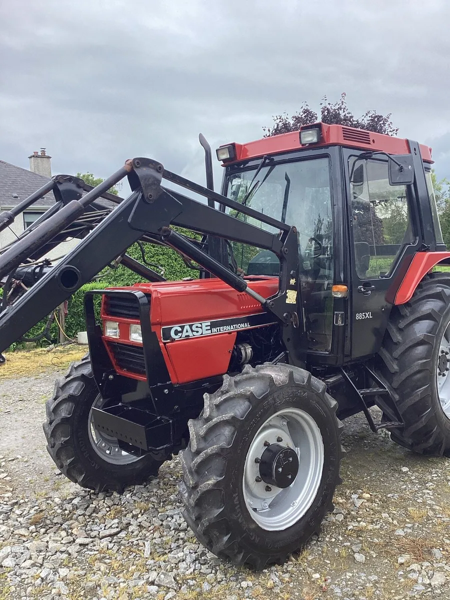 Case 885xl 4wd with loader - Image 1