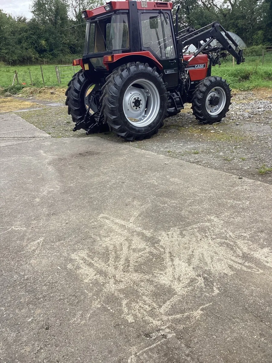 Case 885xl 4wd with loader - Image 3