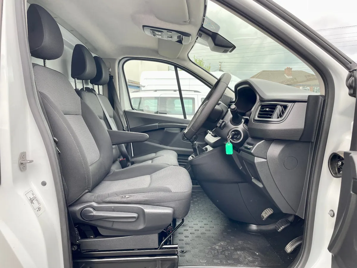 Renault Trafic LL30 2.0 Blue DCI 130BHP LWB,2023 - Image 4