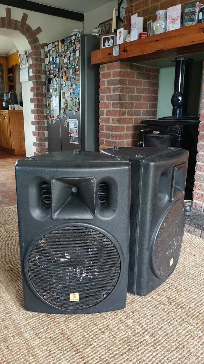 4 passive speakers - Image 2
