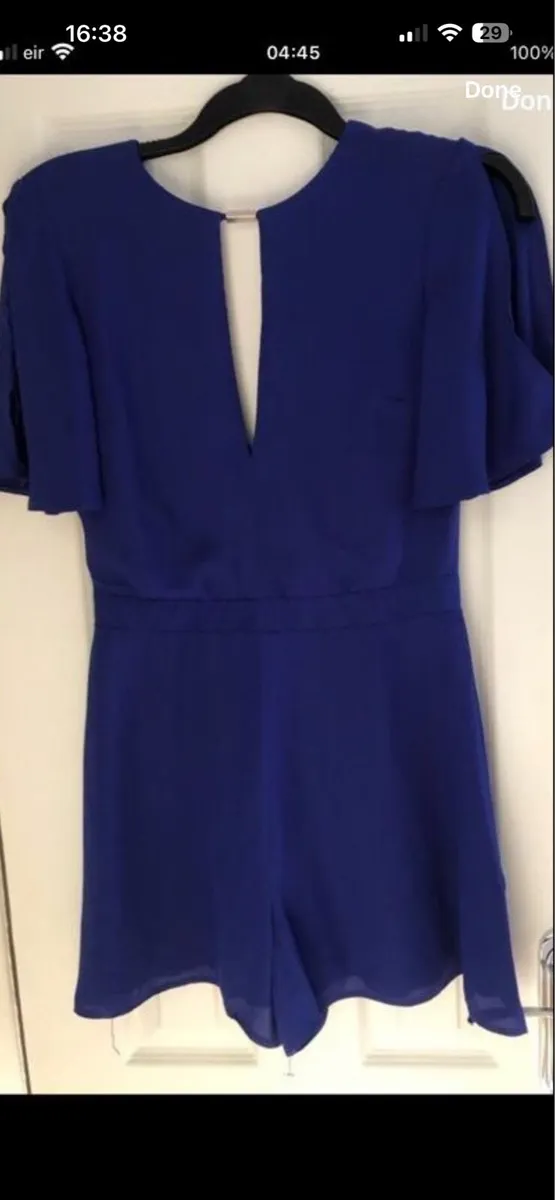 Ladies shorts suit size 8 €10 - Image 1