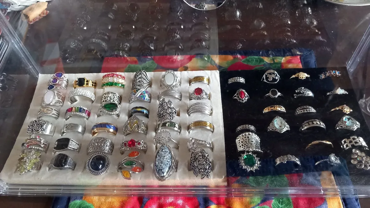 Costume Jewellery . - Image 2