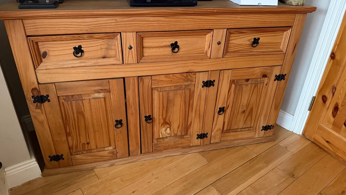 Solid Pine / Mexican Pine TV Unit & Sideboard - Image 4