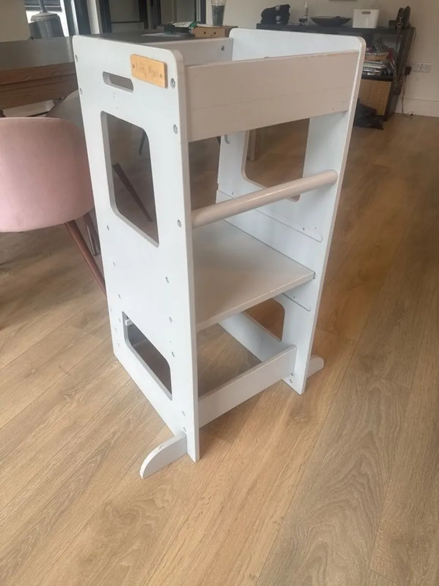 Kiddy Moon standing chair - Image 2