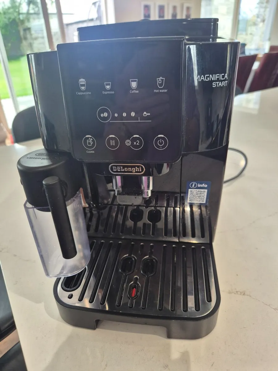 DeLonghi Coffee  Machine - Image 3