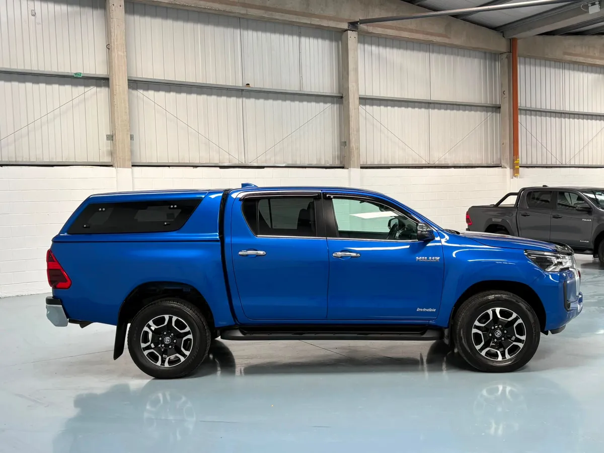 2023 Toyota Hilux Invincible 2.4 - Image 4